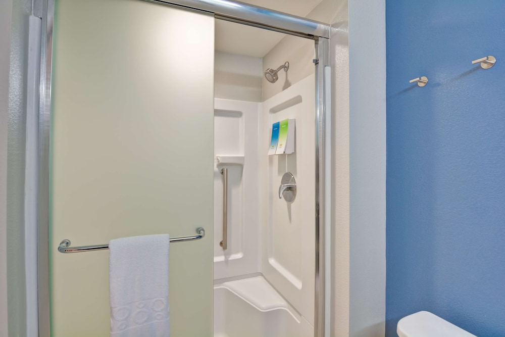Home2 Suites by Hilton Azusa - photo 22