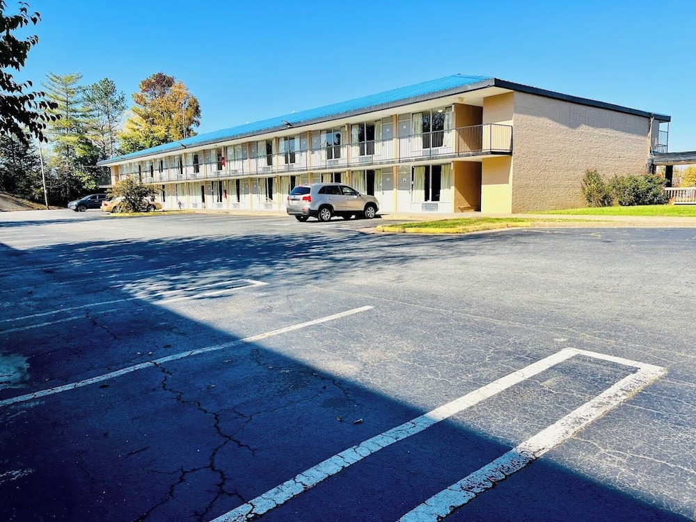 Budgetel Inns & Suites - photo 21
