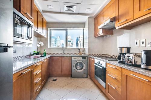 The Smart Concierge Marinascape Oceanic — 4-Star Luxury Hotel in Dubai, United Arab Emirates