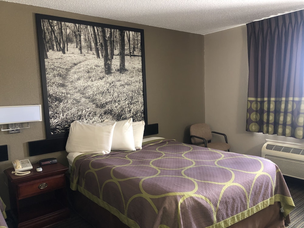 Super 8 by Wyndham Neosho - photo 26