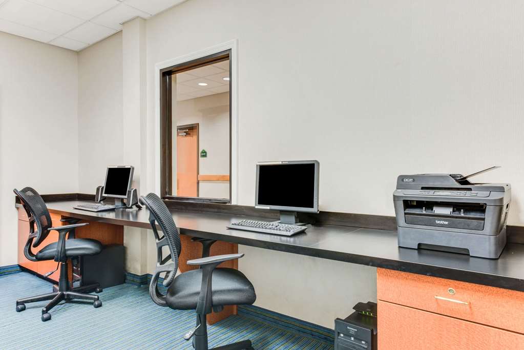 Wingate by Wyndham York - photo 15