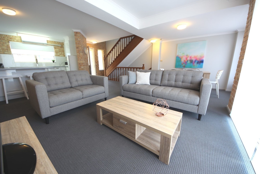Ocean Shores Unit No 4 — 4-Star Luxury Hotel in South West Rocks, Australia