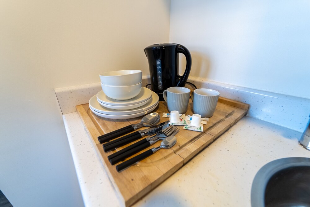 23 North Road Studios Near QE and UOB in Birmingham, United Kingdom