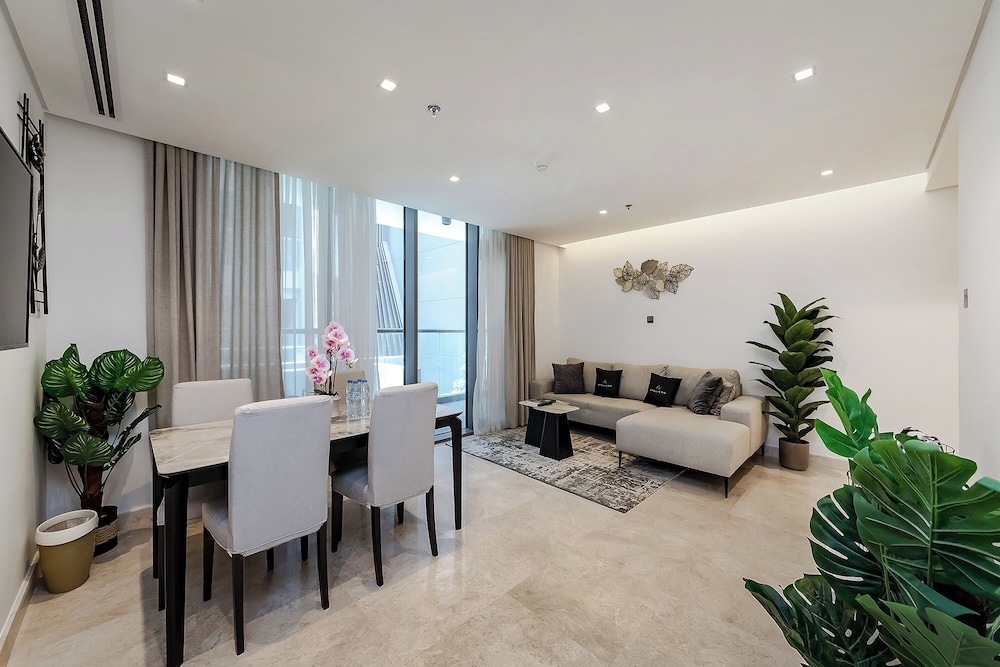 Excellent 2BR at Sterling Business Bay — 4-Star Luxury Hotel in Dubai, United Arab Emirates