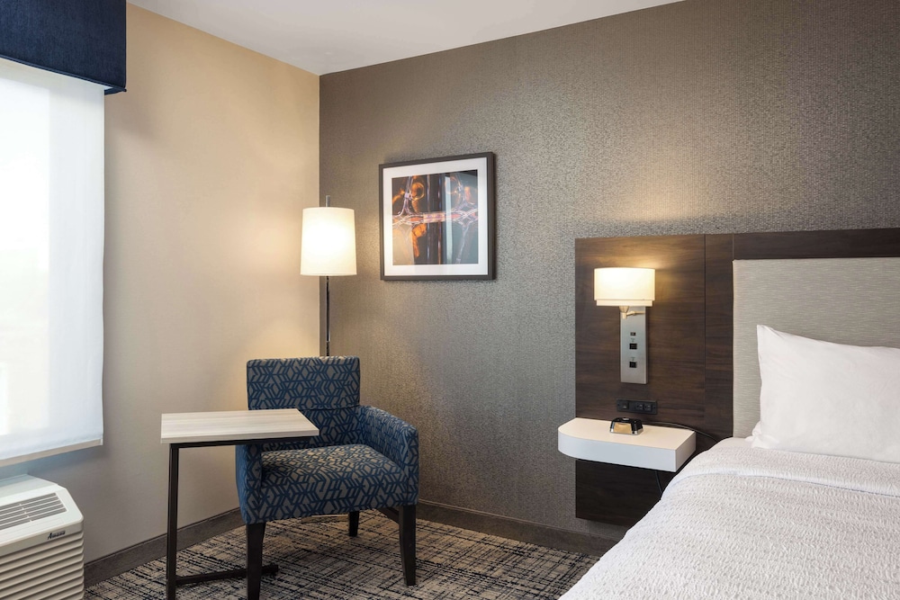 Hampton Inn & Suites Manteca - photo 20