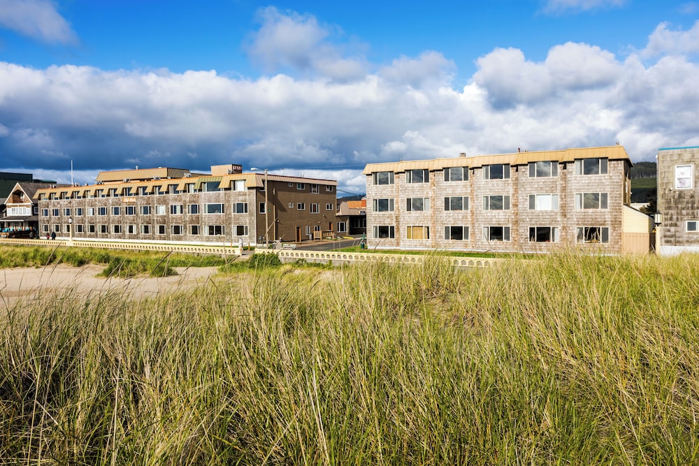 Ebb Tide Oceanfront Inn - photo 80