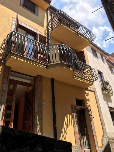 Bella casa nel cuore del Cilento — 4-Star Luxury Hotel in Montano Antilia, Italy