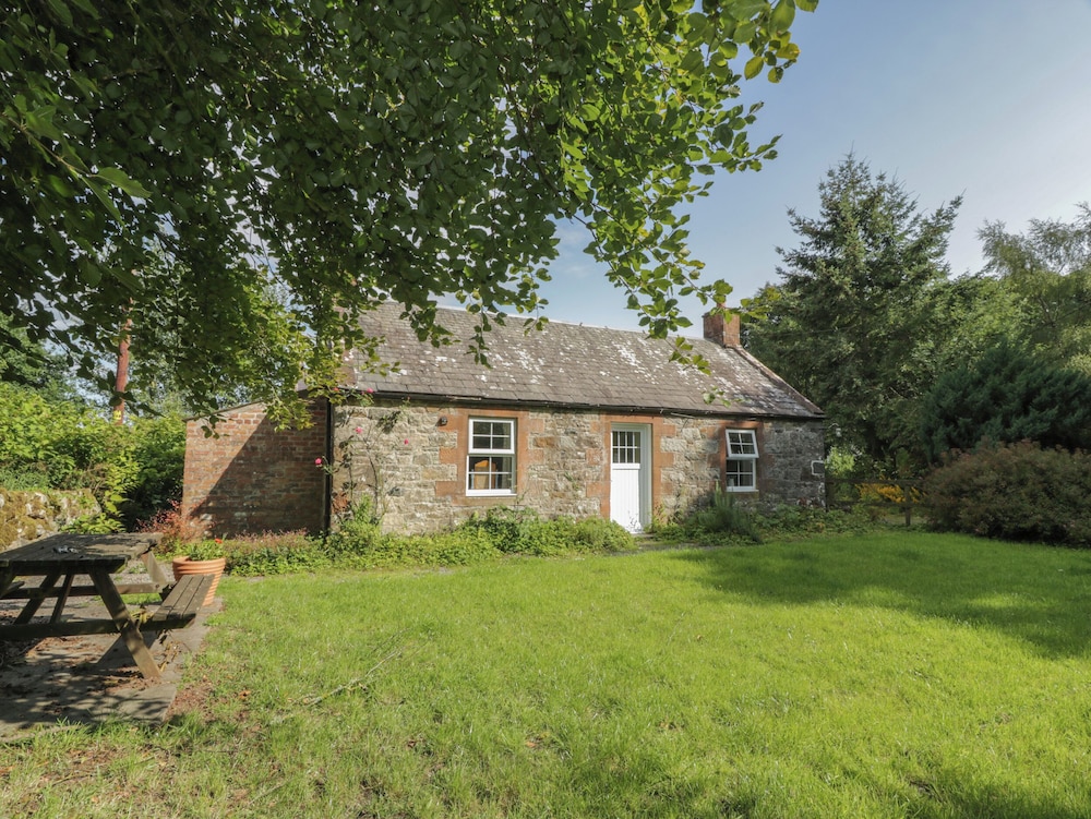 Little Dunbar Cottage — 4-Star Luxury Hotel in Dumfries, United Kingdom
