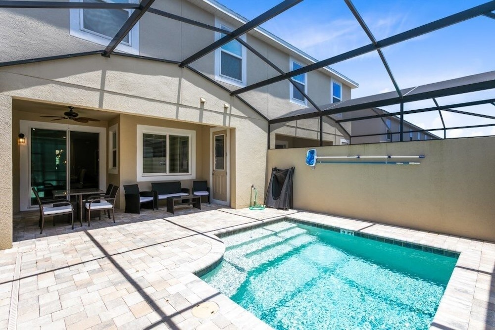 Luxury Town With Splash Pool In Solara Resort 4 Bedroom Townhouse by RedAwning - photo 18