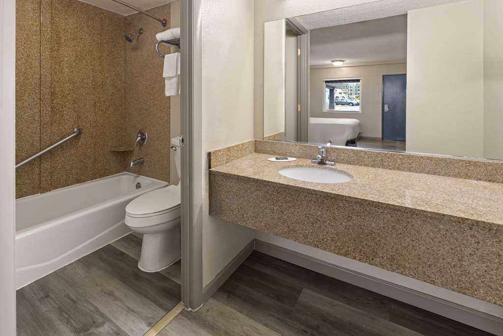 Days Inn by Wyndham Aberdeen - photo 24