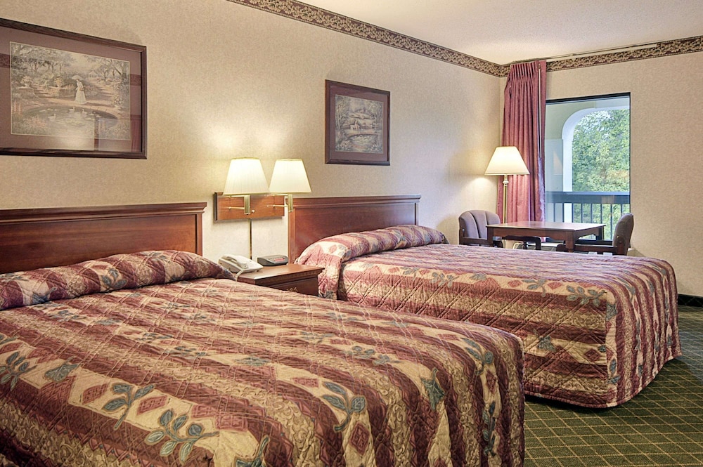 Super 8 by Wyndham Ruther Glen Kings Dominion Area - photo 11