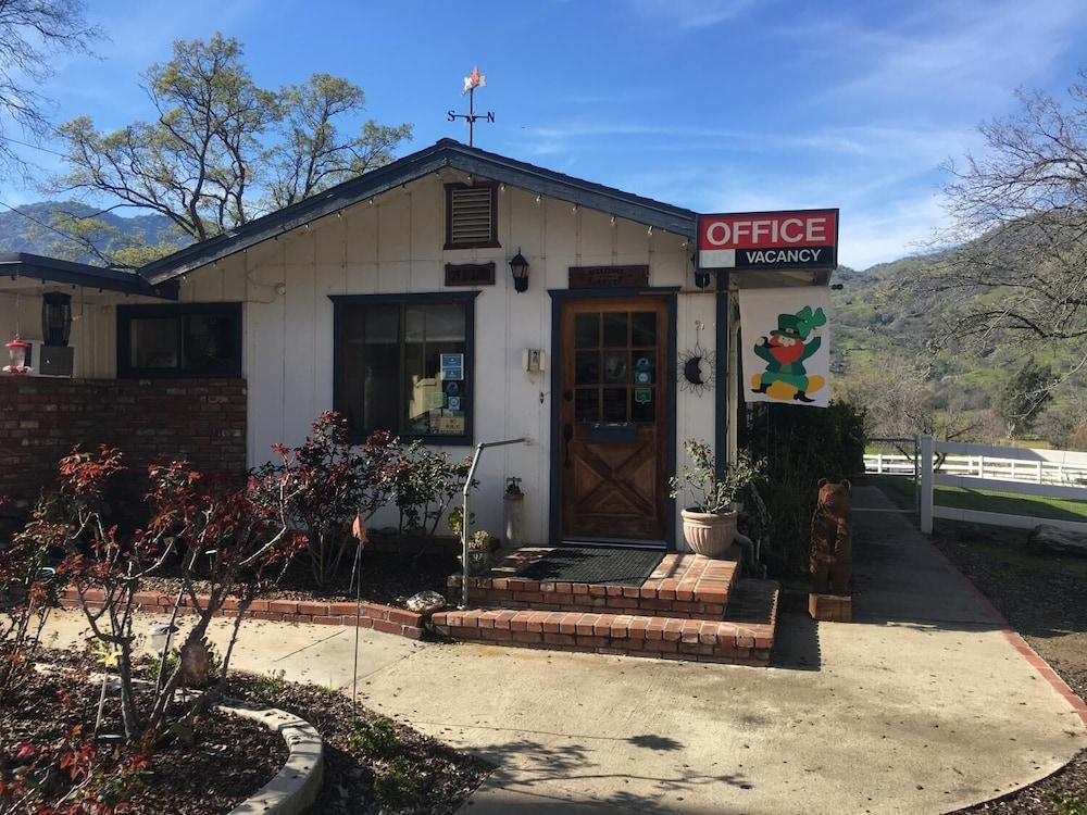 Lazy J Ranch Motel - photo 26