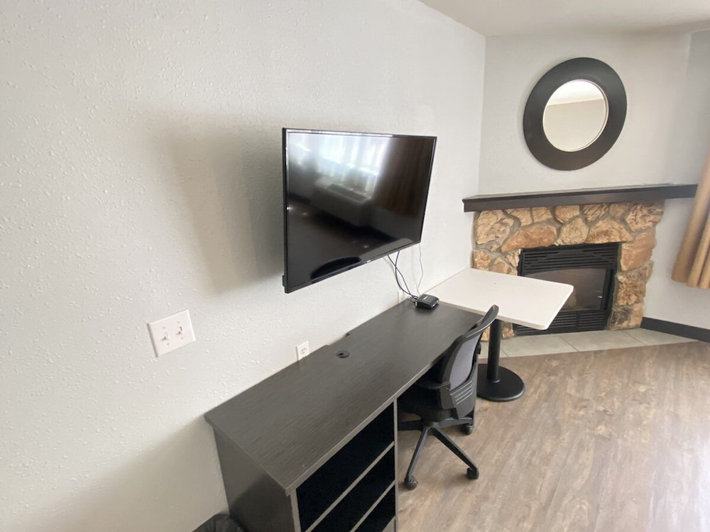 Pinetop Studio Suites - photo 15
