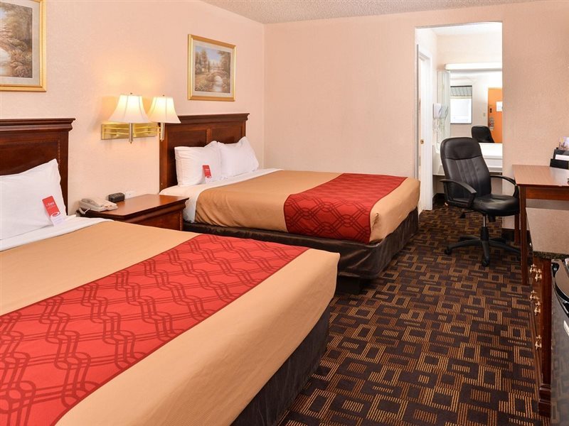 Econo Lodge Bellmawr - photo 7