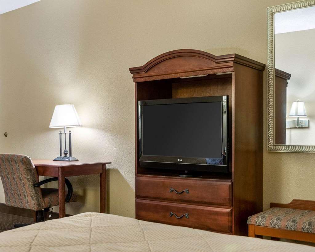 Econo Lodge Greenville MS - photo 13