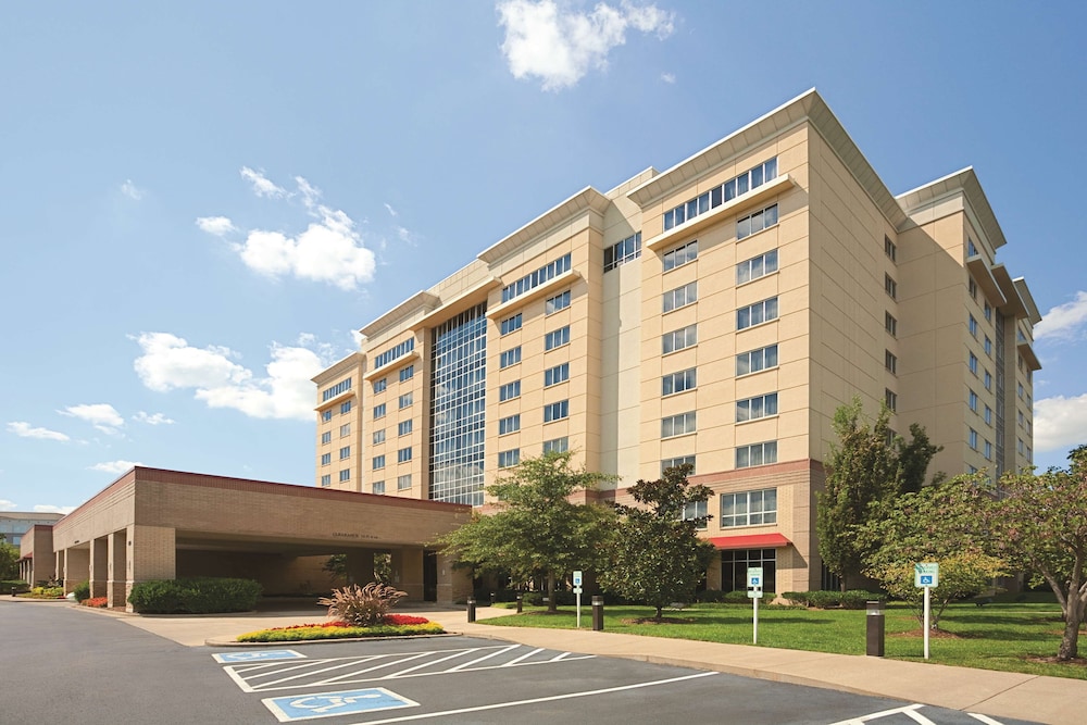 Embassy Suites by Hilton Nashville South Cool Springs - photo 2