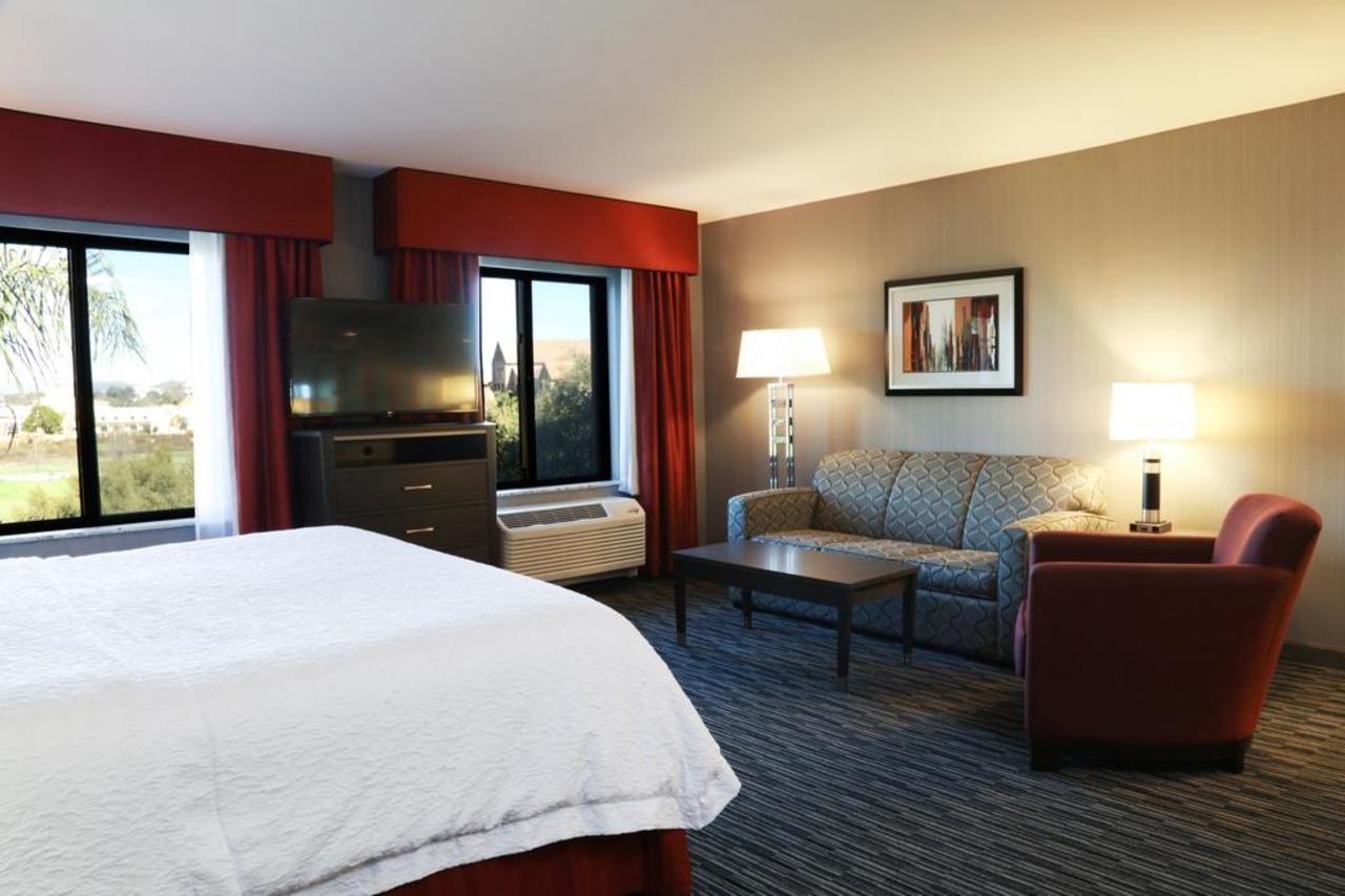 Hampton Inn & Suites Temecula - photo 5