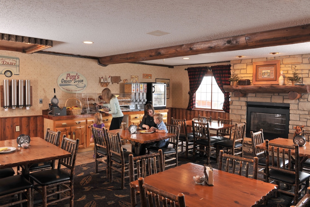 Cedar Creek Hotel Wausau Rothschild - photo 23