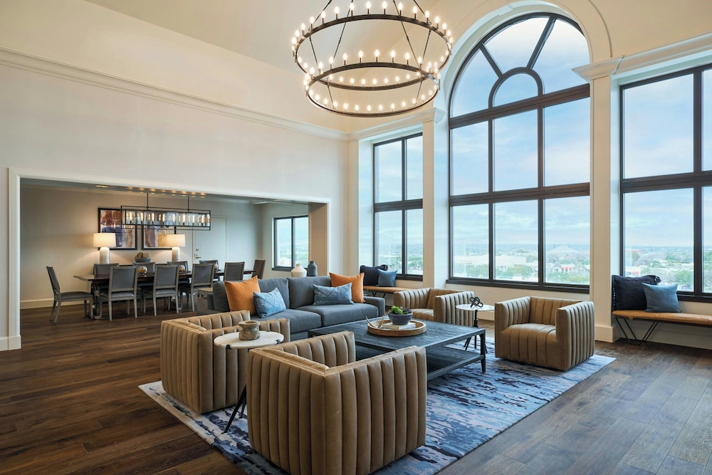 Renaissance Austin Hotel - photo 16