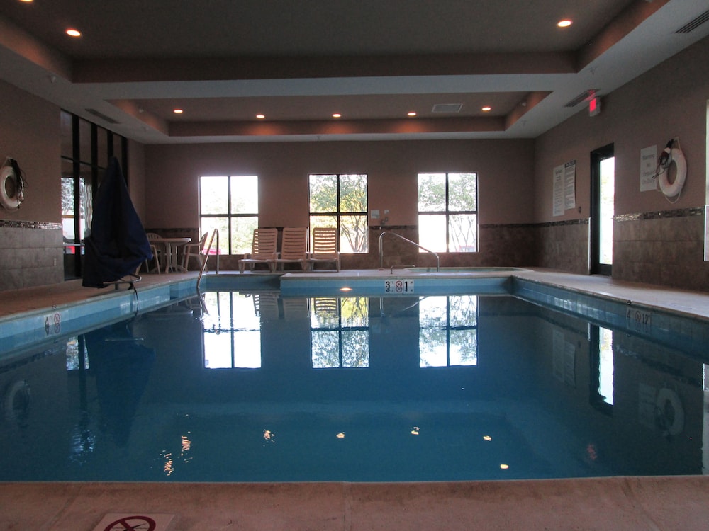 Holiday Inn Express Cloverdale by IHG - photo 51