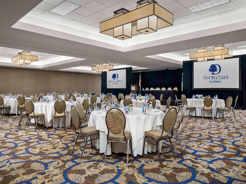 DoubleTree by Hilton Chicago O'Hare Airport Rosemont - photo 17