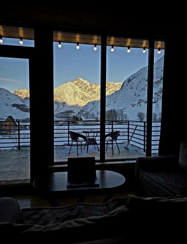 Grand Mountain Cottage