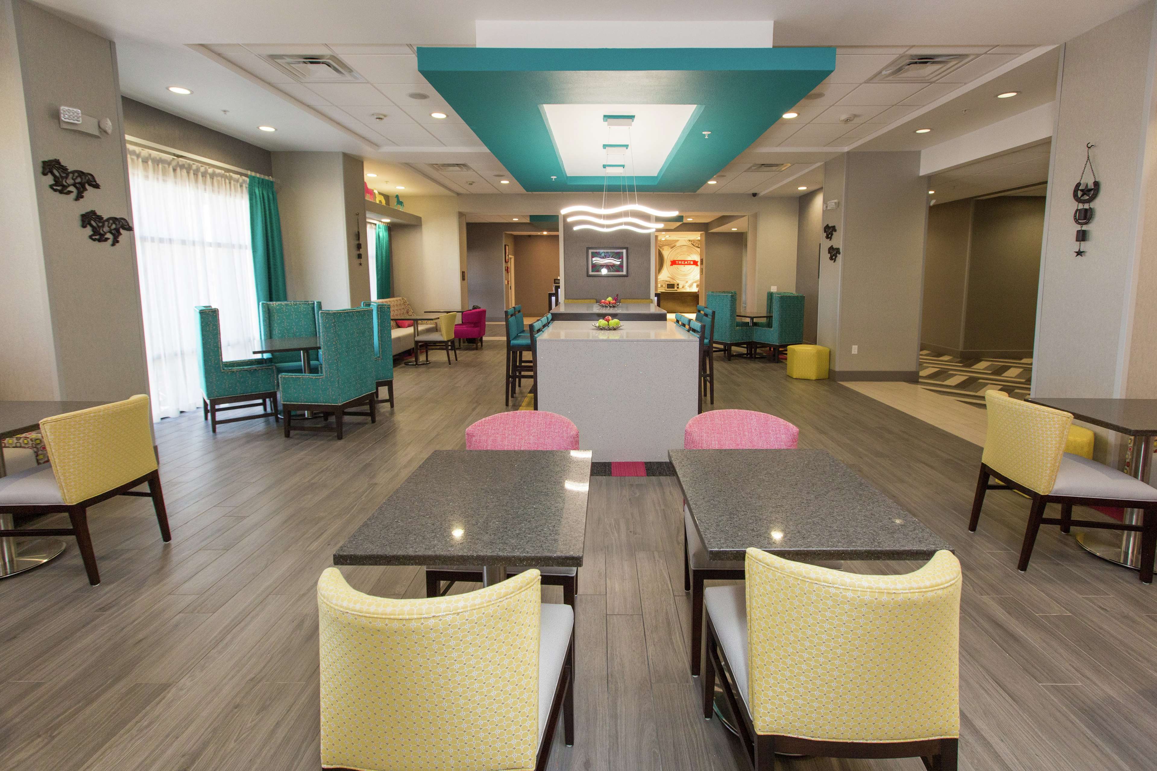 Hampton Inn Mustang - photo 5
