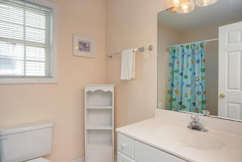 No Worries by Oak Island Accommodations - photo 20