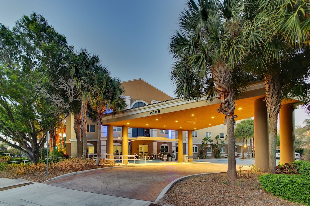 Holiday Inn Express & Suites West Palm Beach Metrocentre by IHG - photo 91