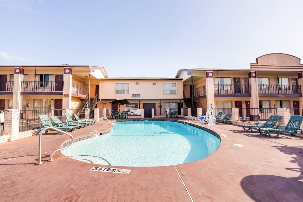 OYO Hotel Texarkana North Heights AR Hwy I 30 - photo 24