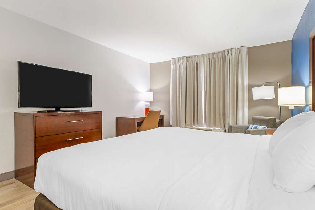 Comfort Inn Near Six Flags St. Louis - photo 17