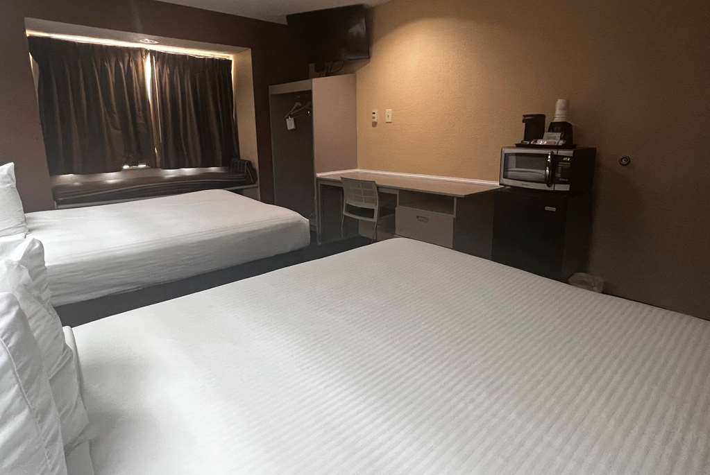 Microtel Inn & Suites by Wyndham Houston - photo 17
