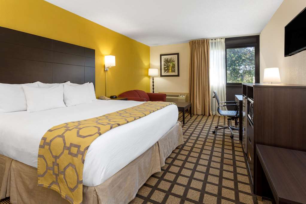 Baymont by Wyndham Queensbury Lake George - photo 18