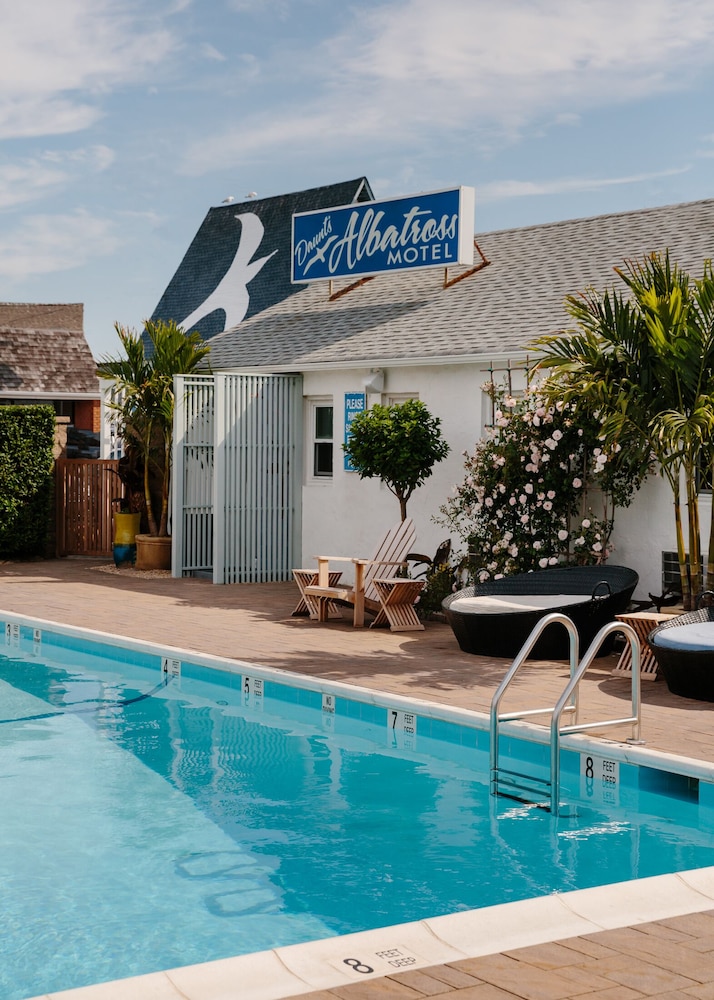Daunt's Albatross Motel - photo 24