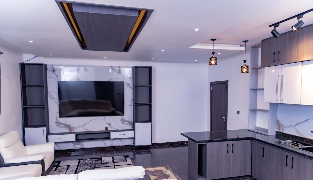 Pinorich Villa — 4-Star Luxury Hotel in Buea, Cameroon
