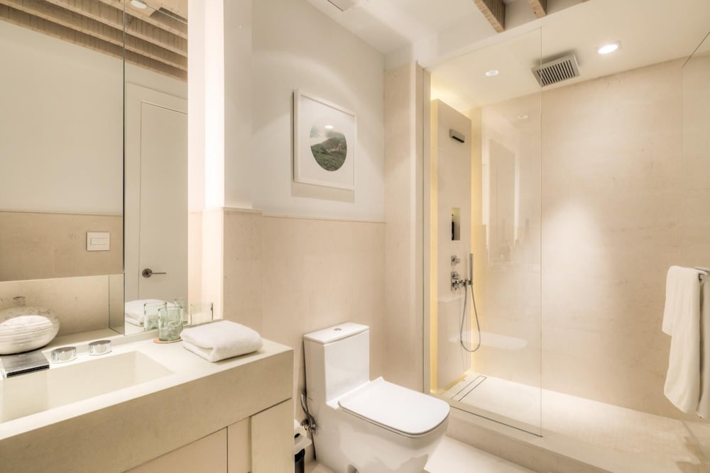 Ultra Luxe Direct Ocean Penthouse at 1 Hotel - photo 10