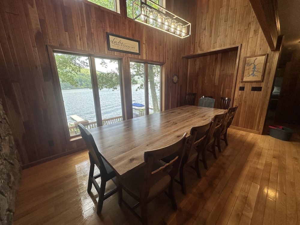 Gone Fish Inn - photo 2