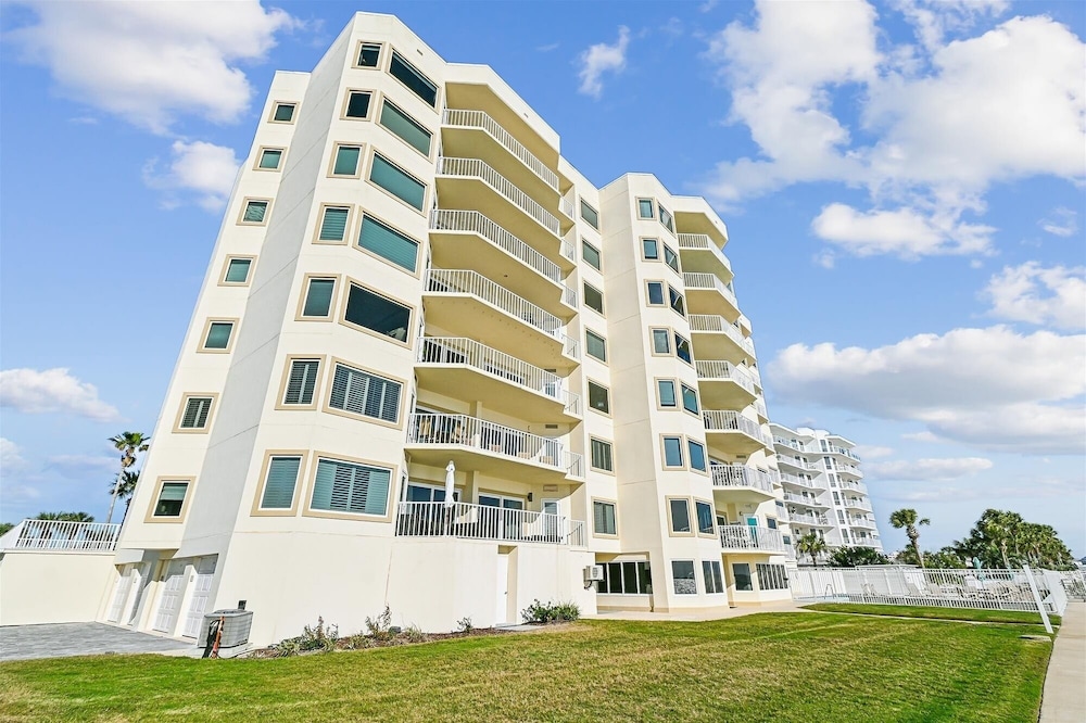 Waterview Towers 732 3 Bedroom Condo by RedAwning - photo 33