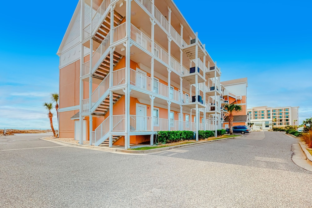 Direct Gulf Front Condo with Resort Pools with Hot Tubs Steps to Beach - photo 32