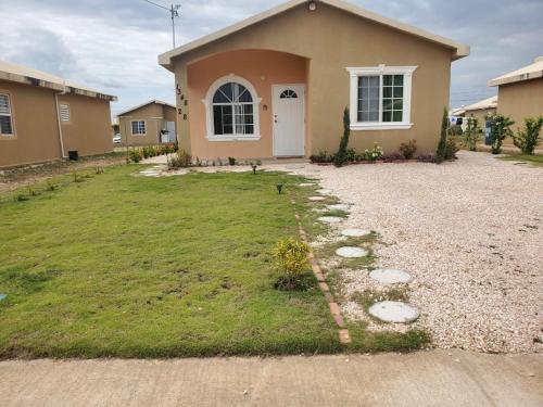 Finest Accommodation Phoenix Park Phase 4 Lot # 1348 Portmore St Catherine in Portmore, Jamaica