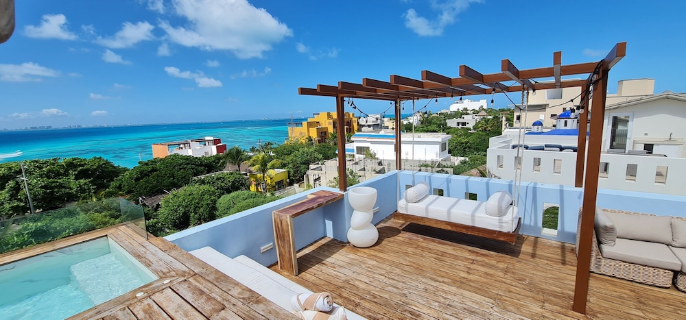 CASA REYES Stunning Rooftop Oceanview — 4-Star Luxury Hotel in Isla Mujeres, Mexico