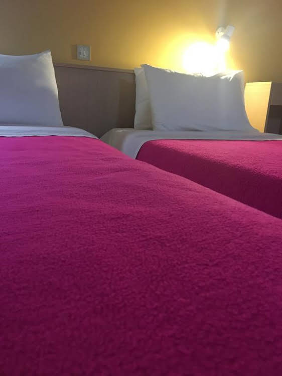 Galaxy Hotel — hotel in Karystos