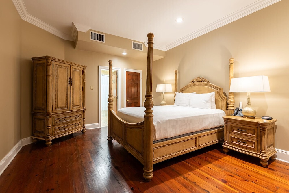 The Manor on St. Philip - photo 16