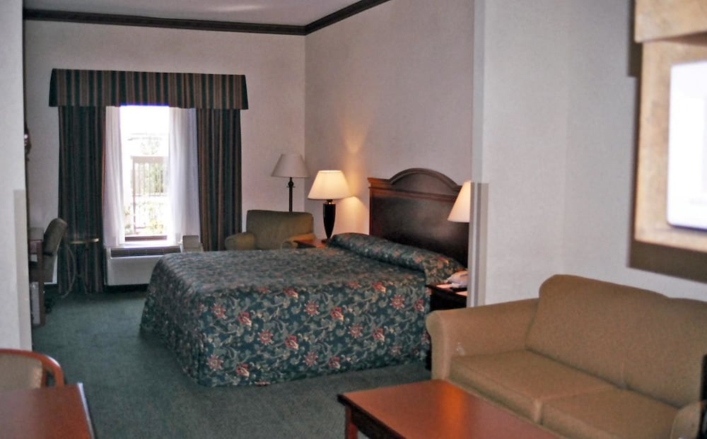 Holiday Inn Express Hotel & Suites Cleveland - photo 26