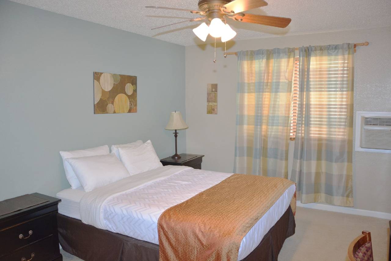 Roosevelt Inn and Suites - photo 19