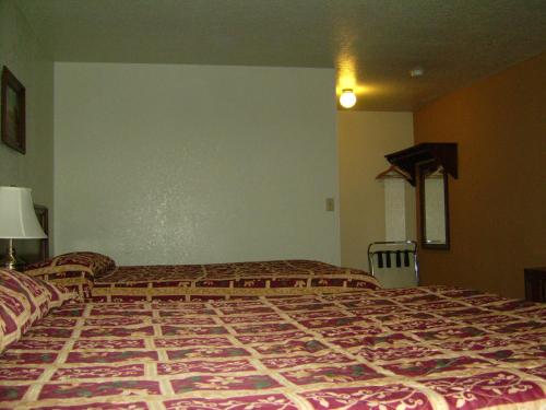 Interstate Inn - photo 5