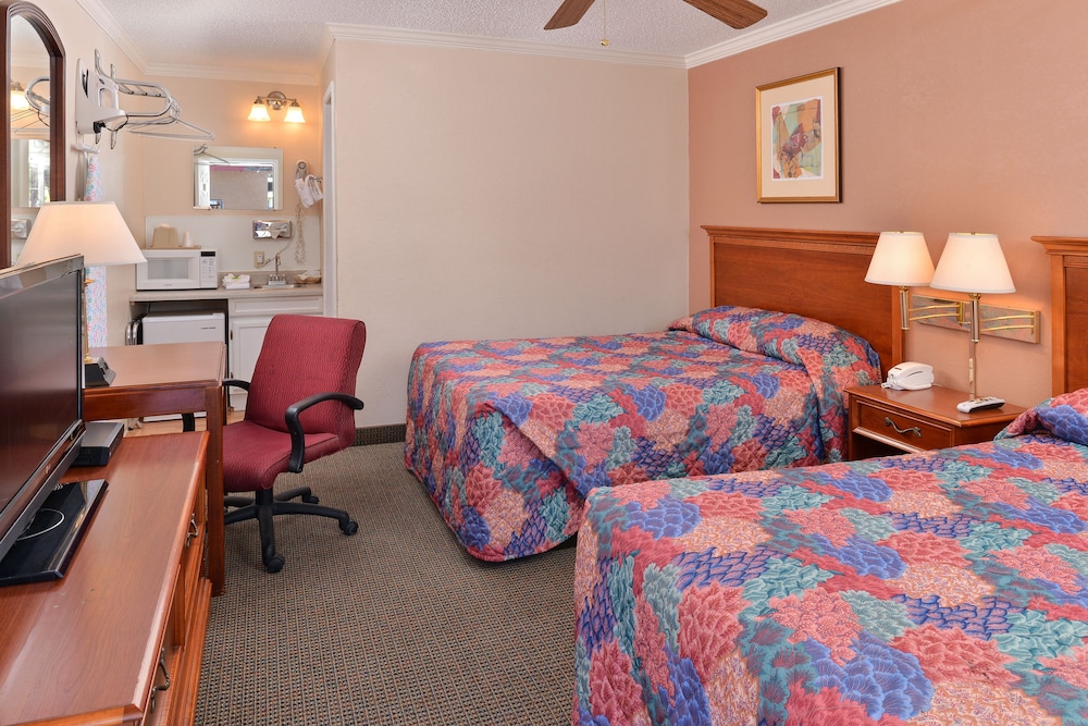 Golden Eagle Motel - photo 9