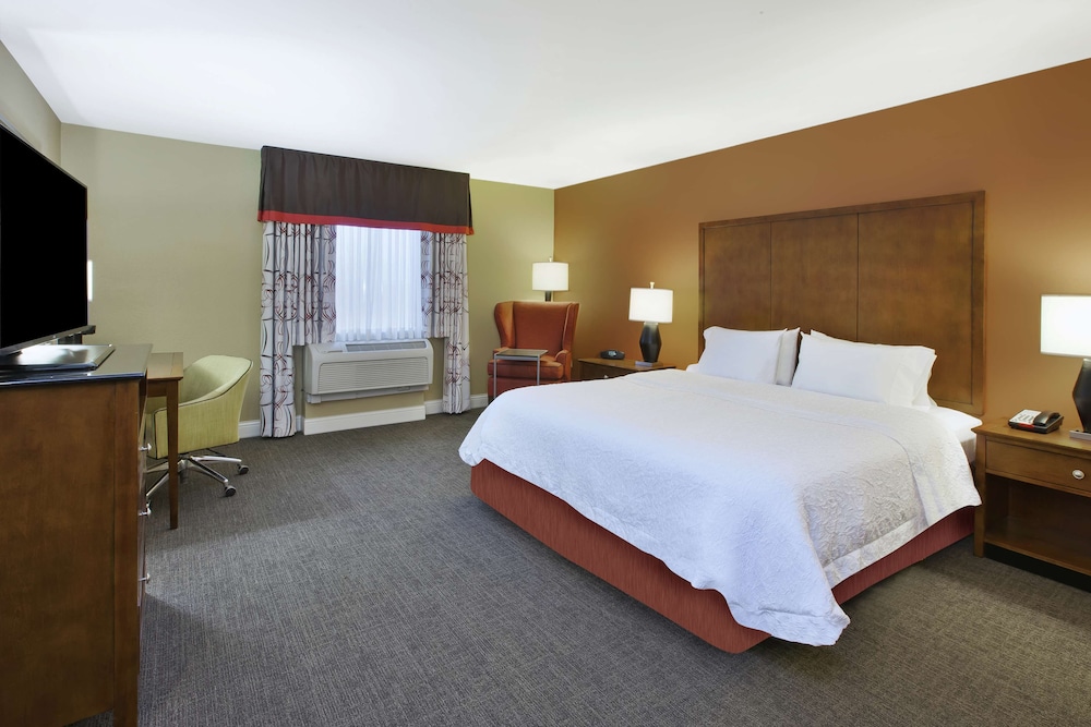 Hampton Inn & Suites Wichita Northeast - photo 9