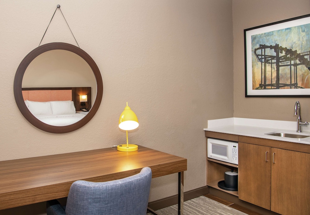 Hampton Inn Erie South - photo 22