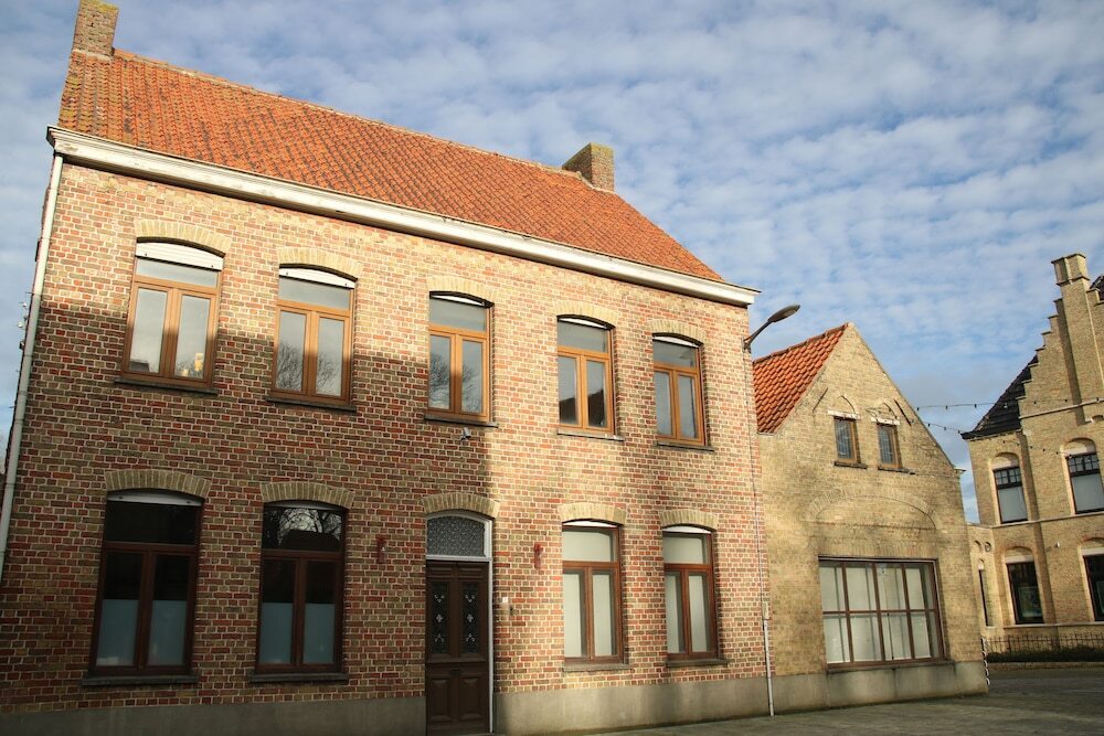 Herenhuis1919 — hotel in Diksmuide